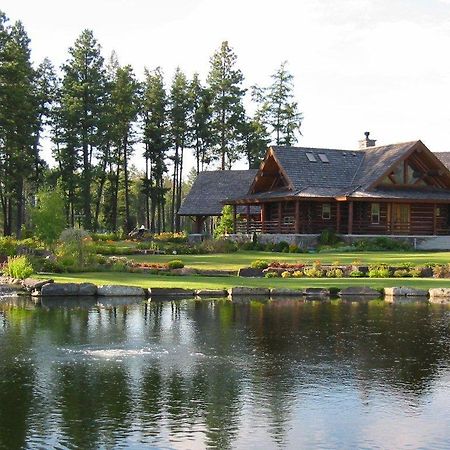 Glacier Mountain Lodge โคลัมเบียฟอลส์ ภายนอก รูปภาพ