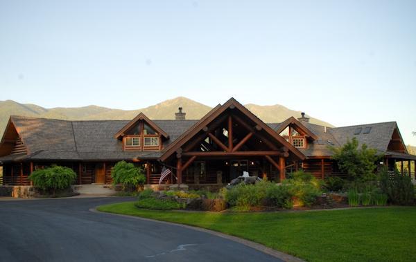 Glacier Mountain Lodge โคลัมเบียฟอลส์ ภายนอก รูปภาพ