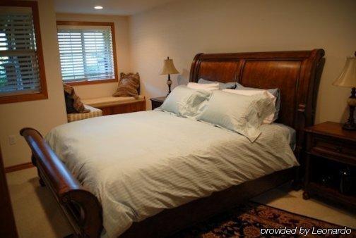 Glacier Mountain Lodge โคลัมเบียฟอลส์ ห้อง รูปภาพ